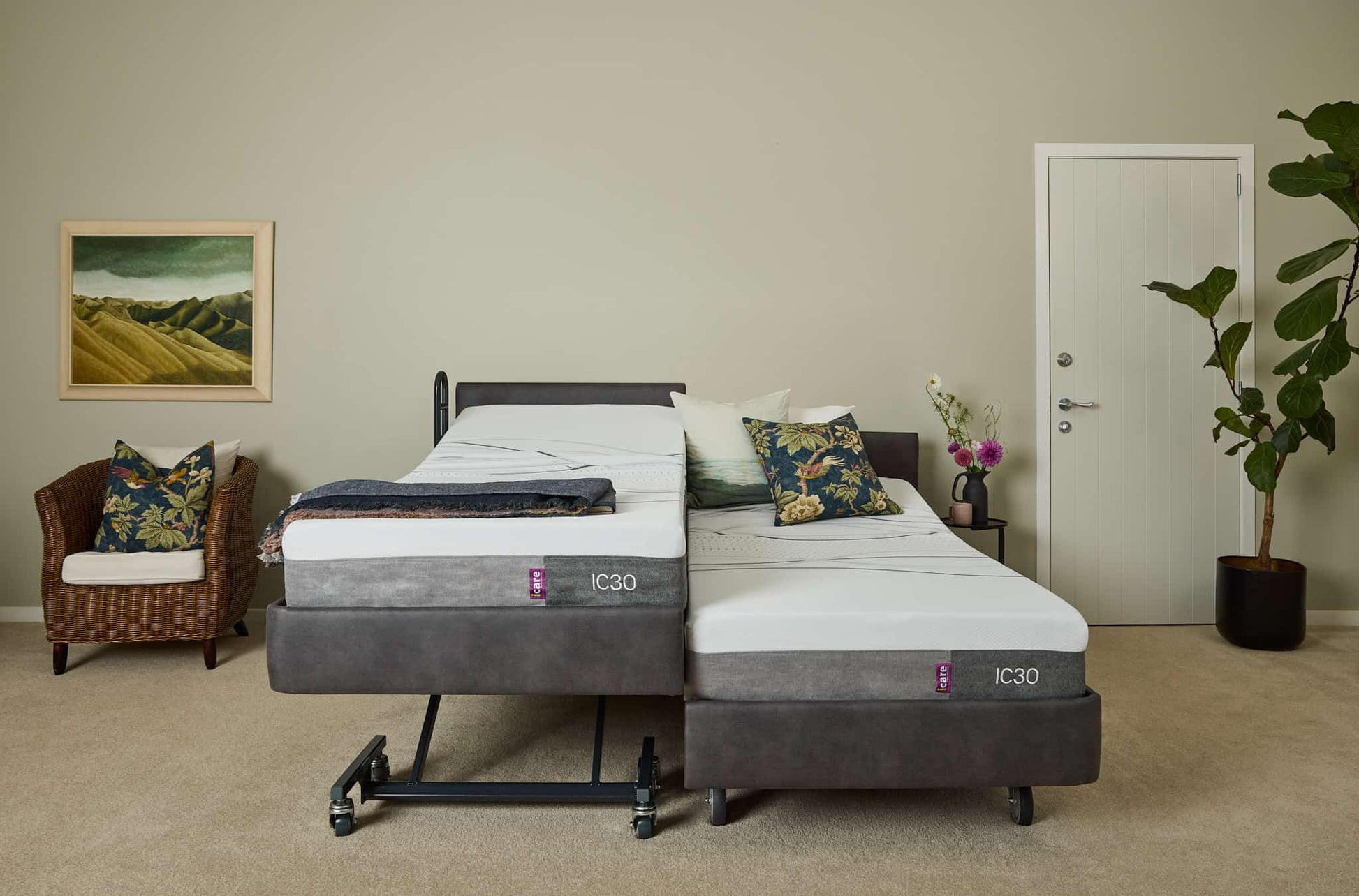 IC333 Homecare Bed image 9